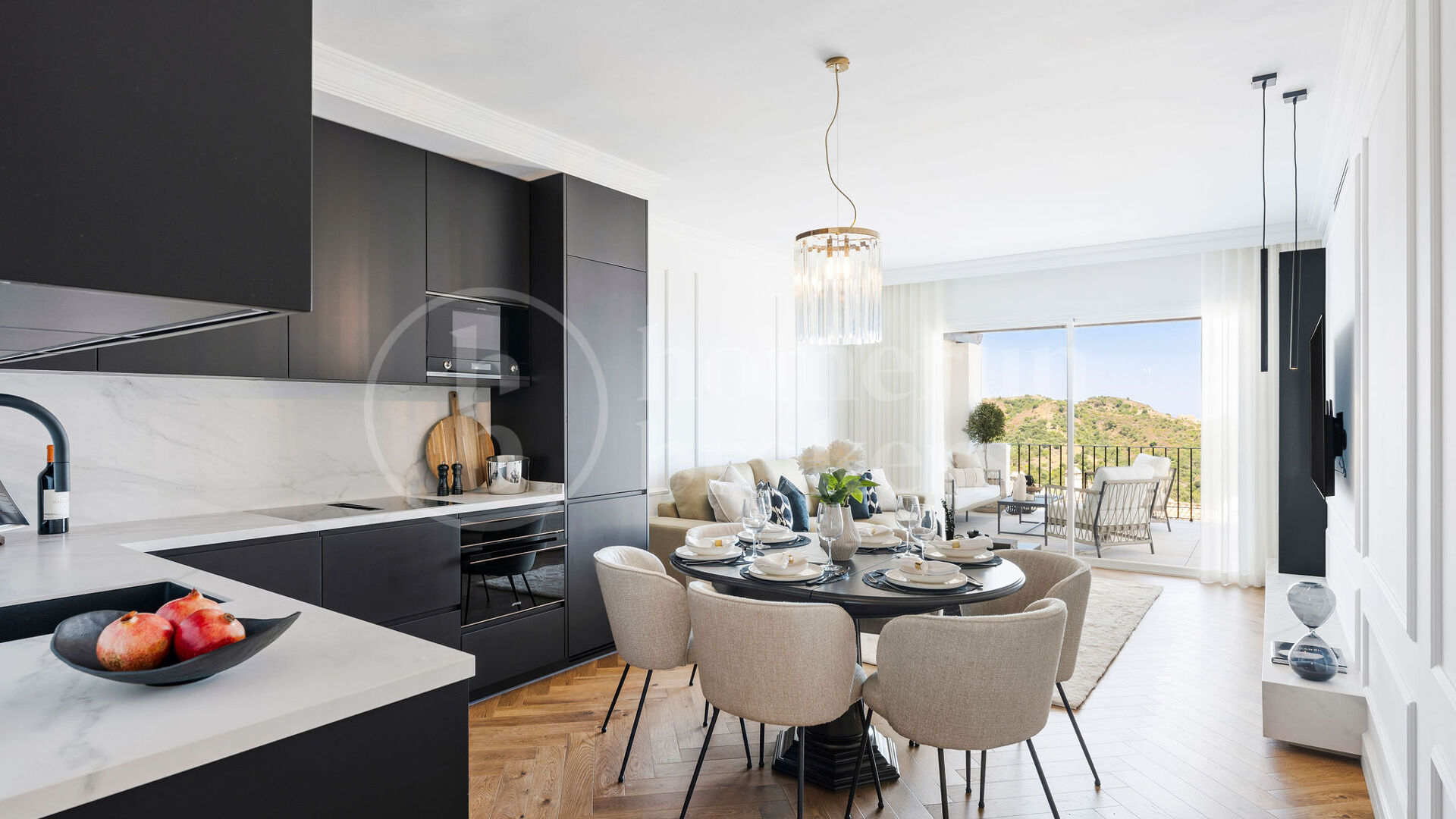 Penthouse Maison Blanc - Renovated Top Floor Apartment in Altos de La Quinta