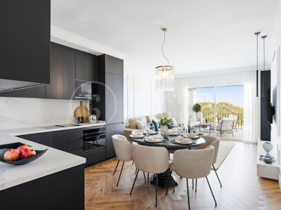 Penthouse Maison Blanc - Renovated Top Floor Apartment in Altos de La Quinta