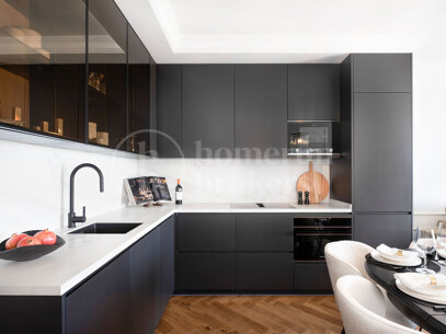 Penthouse Maison Blanc - Renovated Top Floor Apartment in Altos de La Quinta