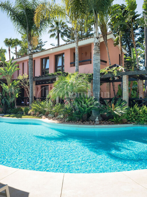 Villa Bali - Puente Romano Residence med Personal