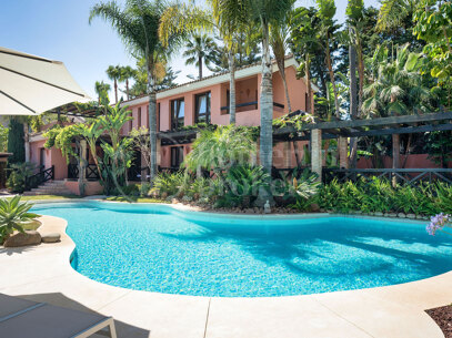 Villa Bali - Puente Romano Residence Staff Included