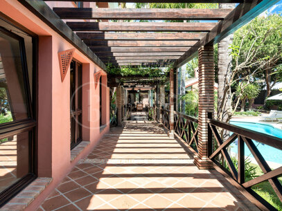 Villa Bali - Puente Romano Residence Staff Included