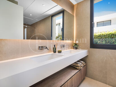 Villa La Finca - Modern Living East Marbella in Rio Real