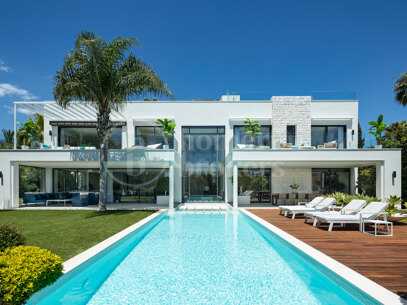 Villa Natura - Villa located Seaside in Marbesa, East Marbella