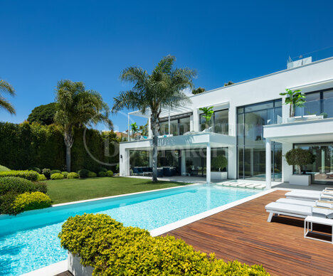 Villa Natura - Villa located Seaside in Marbesa, East Marbella