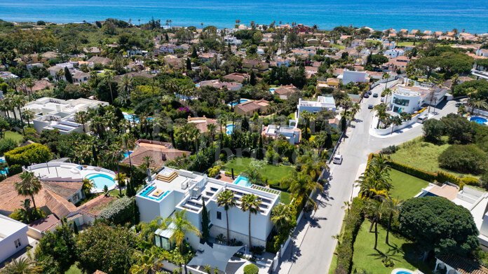 Villa Natura - Villa located Seaside in Marbesa, East Marbella