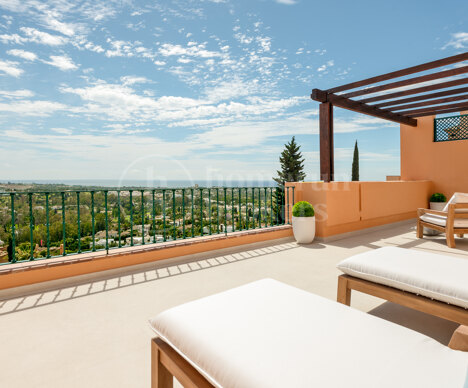 Duplex Penthouse in Les Belvederes, Nueva Andalucia