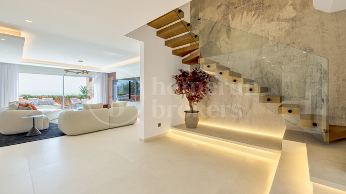 Duplex Penthouse in Les Belvederes, Nueva Andalucia