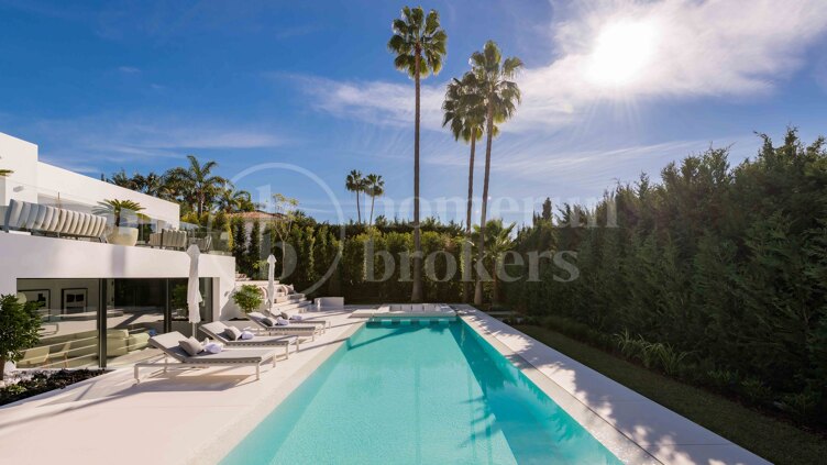 Casa Laranja - Stunning Villa next to Las Brisas Golf