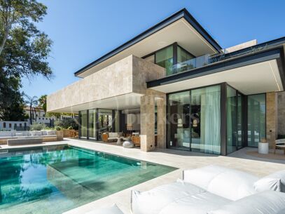Villa Azul - Contemporary Villa in La Cerquilla