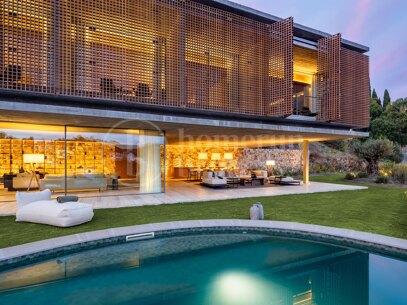 Villa Mashrabiya - Contemporary Architectural Marvel in El Madroñal