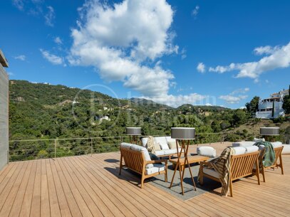 Villa Mashrabiya - Contemporary Architectural Marvel in El Madroñal