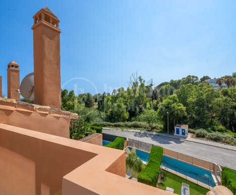 Townhouse Puente Romano - Ideally Located Holiday Home