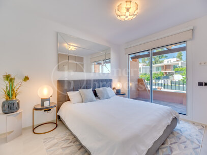 Townhouse Puente Romano - Ideally Located Holiday Home