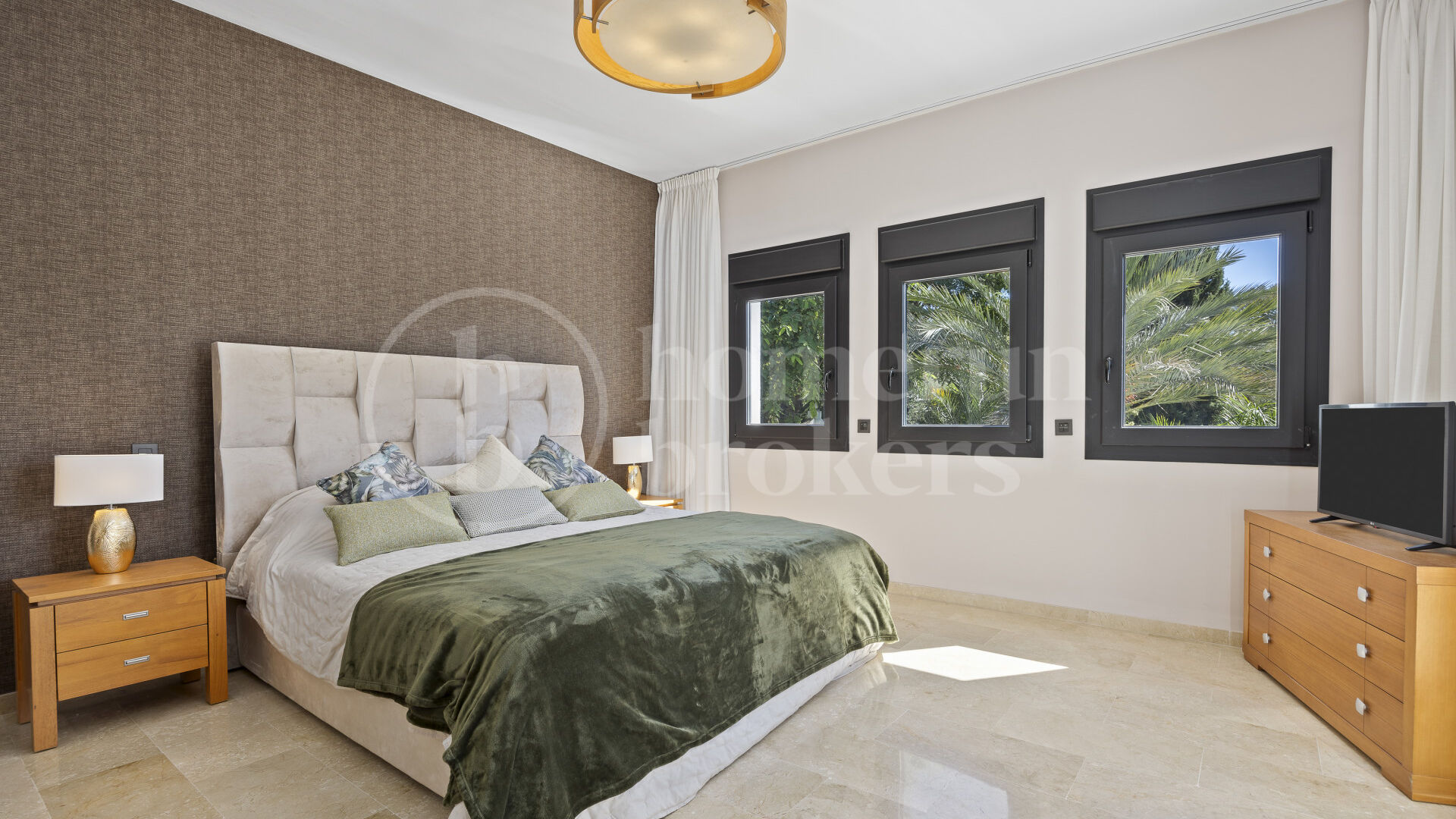 Villa Paradis - Contemporary Andalusian style villa in El Paraiso Alto