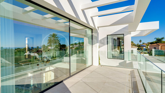 Villa Azure - Contemporary VIlla in Marbesa, East Marbella