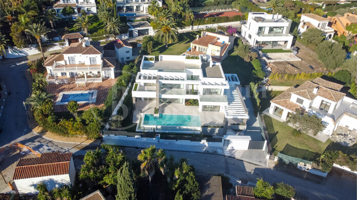 Villa Azure - Contemporary VIlla in Marbesa, East Marbella