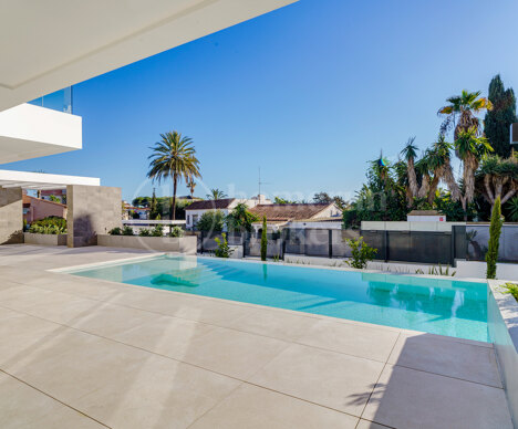 Villa Azure - Contemporary VIlla in Marbesa, East Marbella