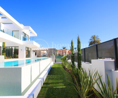 Villa Azure - Contemporary VIlla in Marbesa, East Marbella