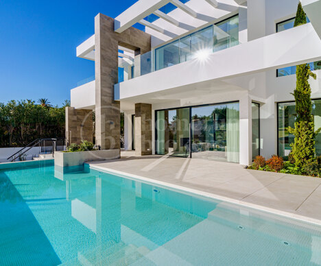 Villa Azure - Contemporary VIlla in Marbesa, East Marbella