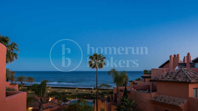 Penthouse La Morera - Beachfront Penthouse in Marbella East