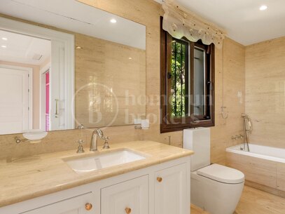 Villa Alegre -Panoramic Views in El Herrojo Benahavis