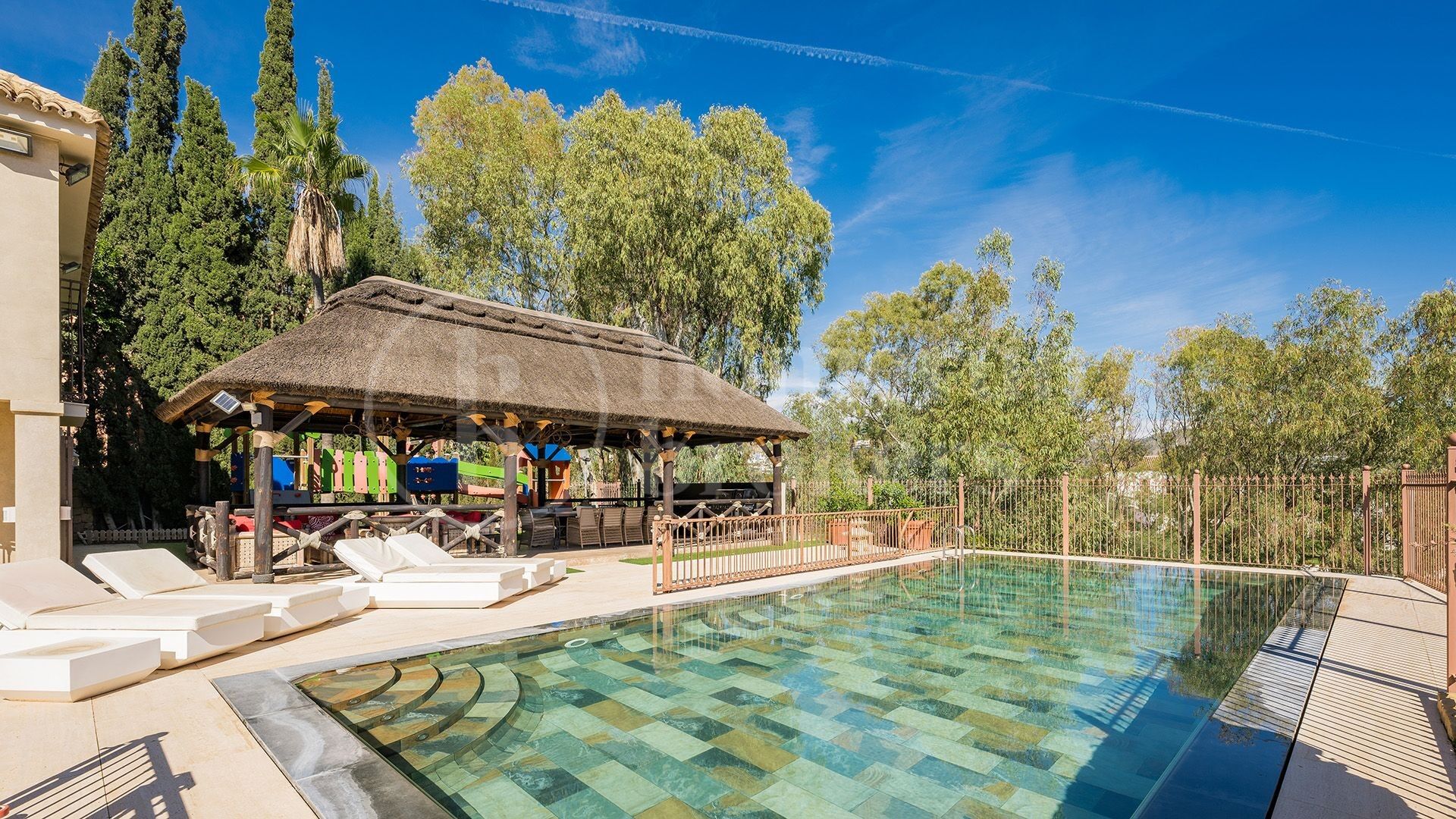 Villa Alegre - Panoramavyer i El Herrojo, Benahavis