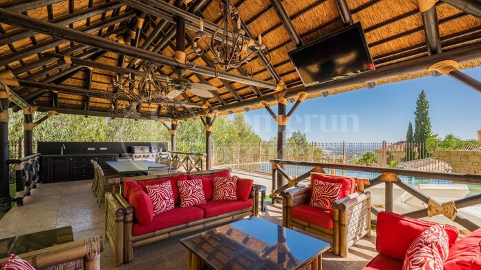 Villa Alegre -Panoramic Views in El Herrojo Benahavis