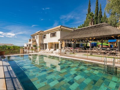 Villa Alegre -Panoramic Views in El Herrojo Benahavis
