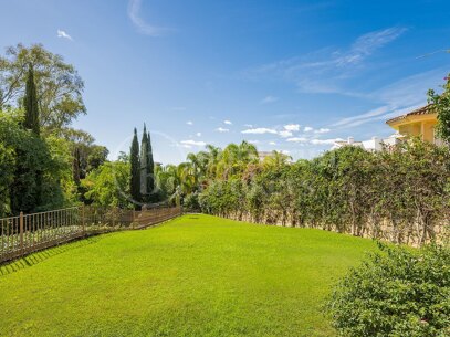 Villa Alegre -Panoramic Views in El Herrojo Benahavis
