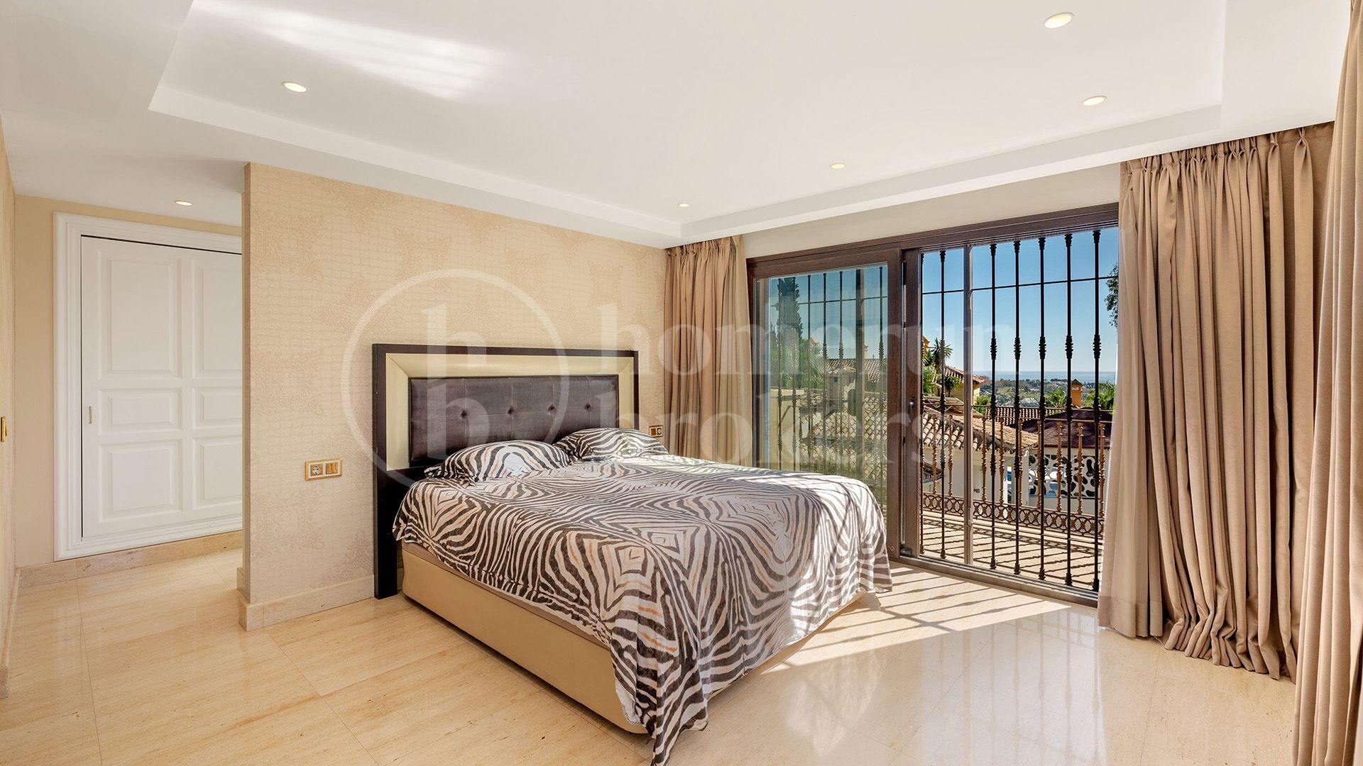 Villa Alegre - Panoramavyer i El Herrojo, Benahavis