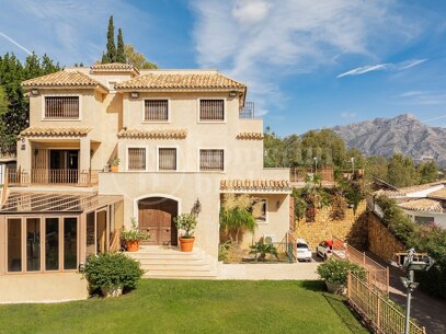 Villa Alegre -Panoramic Views in El Herrojo Benahavis