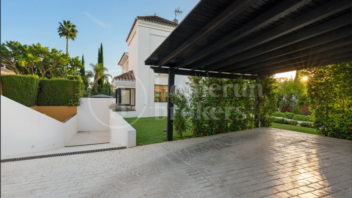 Villa Cattleya - Elegant Villa in Gated Community in Nueva Andalucia´s Golf Valley