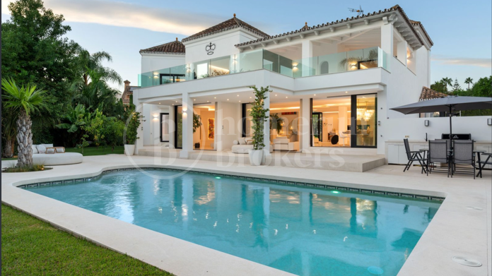 Villa Cattleya - Elegant Villa in Gated Community in Nueva Andalucia´s Golf Valley