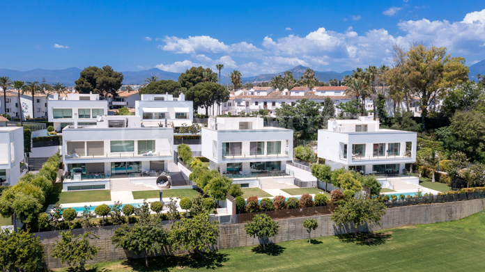 Villa Gudalmina - Steps from the Beach in Guadalmina Baja