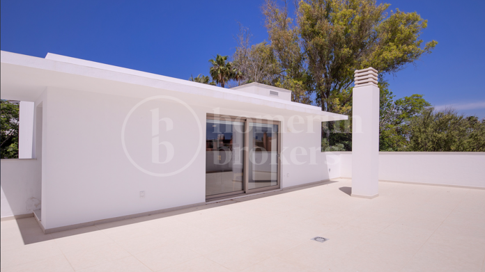 Villa Gudalmina - Steps from the Beach in Guadalmina Baja