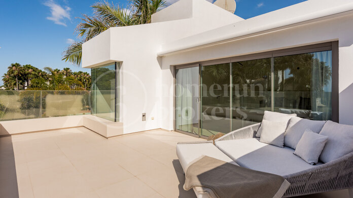 Villa Magda- Contemporary villa in Puente Romano, Marbella Golden Mile