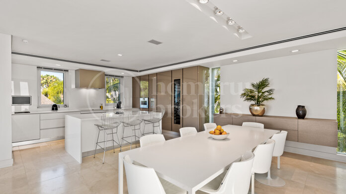 Villa Magda- Contemporary villa in Puente Romano, Marbella Golden Mile