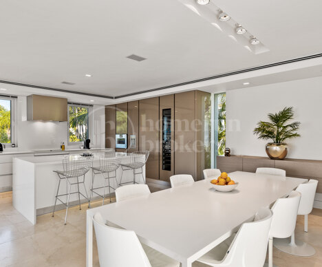 Villa Magda- Contemporary villa in Puente Romano, Marbella Golden Mile