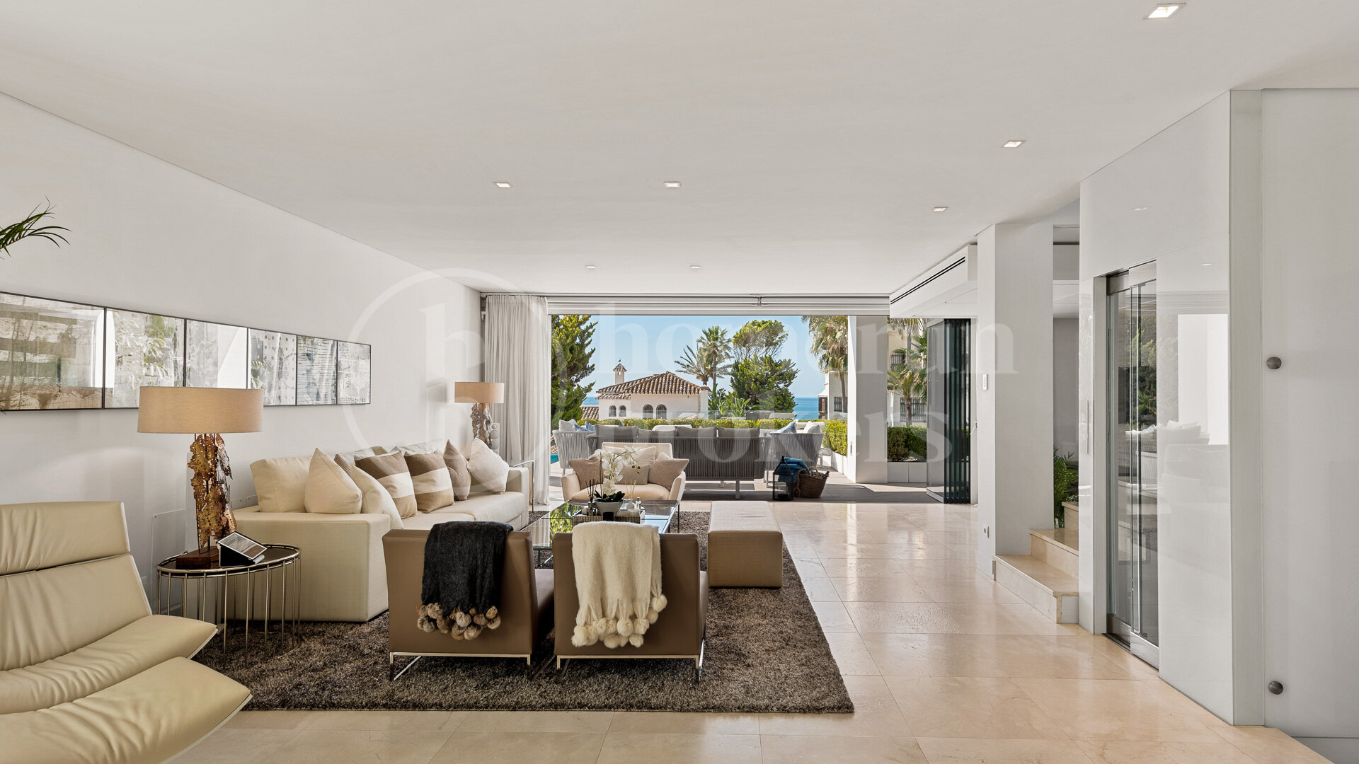 Villa Magda- Contemporary villa in Puente Romano, Marbella Golden Mile