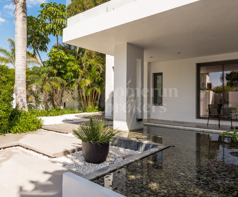 Villa Magda- Contemporary villa in Puente Romano, Marbella Golden Mile