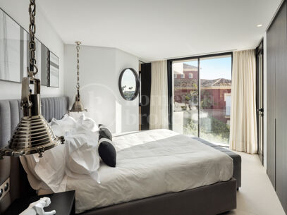Villa La Toca – Refined Contemporary Living in El Herrojo Alto, Benahavís