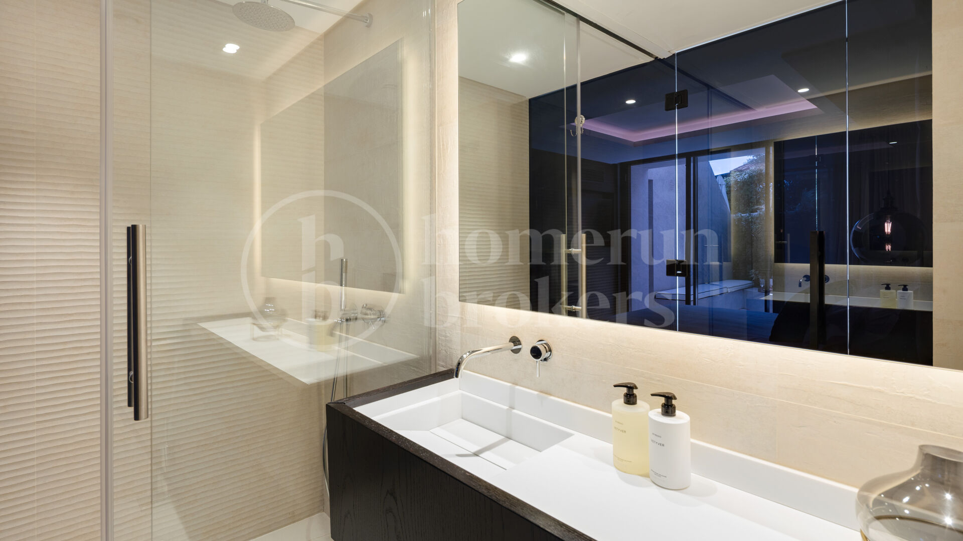 Villa La Toca – Refined Contemporary Living in El Herrojo Alto, Benahavís