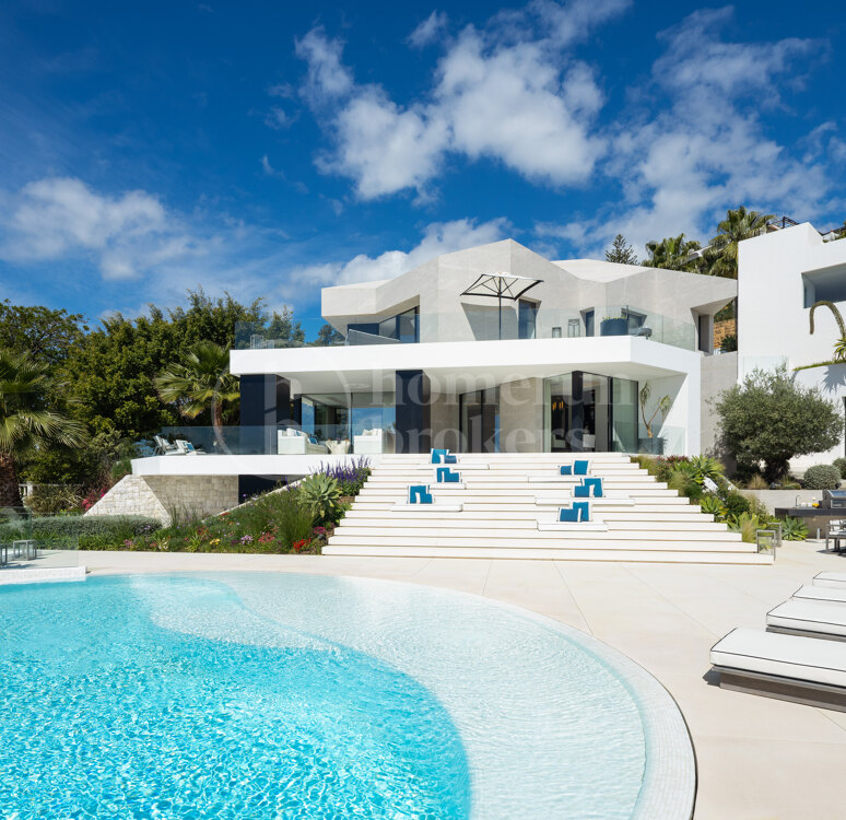 Villa La Toca – Refined Contemporary Living in El Herrojo Alto, Benahavís