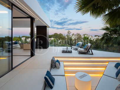 Villa La Toca – Modern Villa i El Herrojo Alto, Benahavís