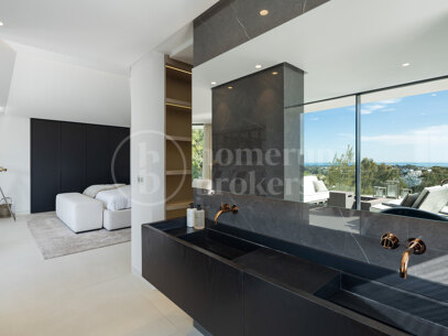 Villa La Toca – Modern Villa i El Herrojo Alto, Benahavís