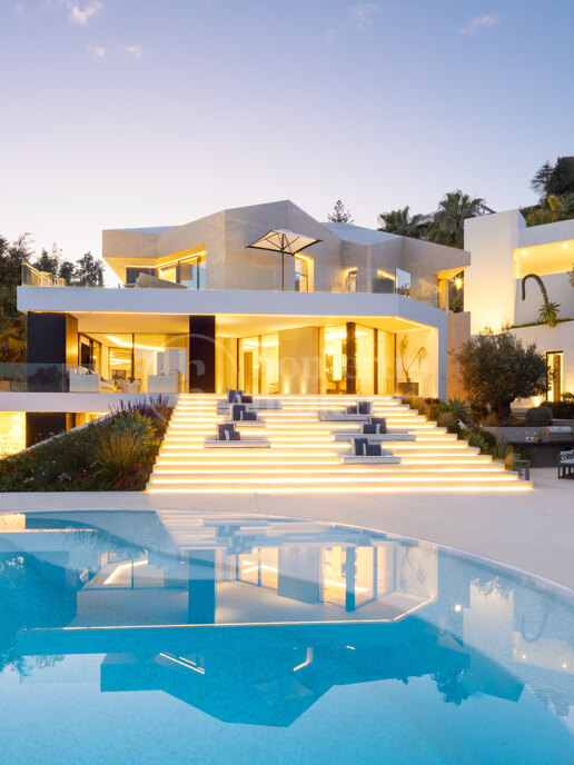 Villa La Toca – Refined Contemporary Living in El Herrojo Alto, Benahavís