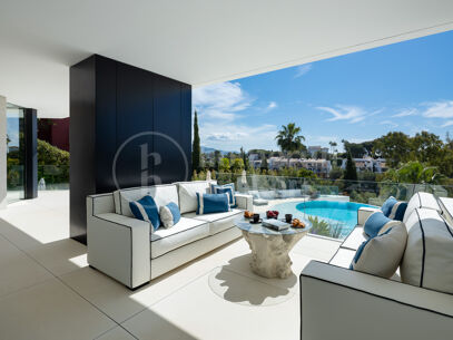 Villa La Toca – Refined Contemporary Living in El Herrojo Alto, Benahavís
