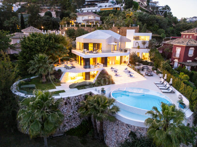 Villa La Toca – Modern Villa i El Herrojo Alto, Benahavís