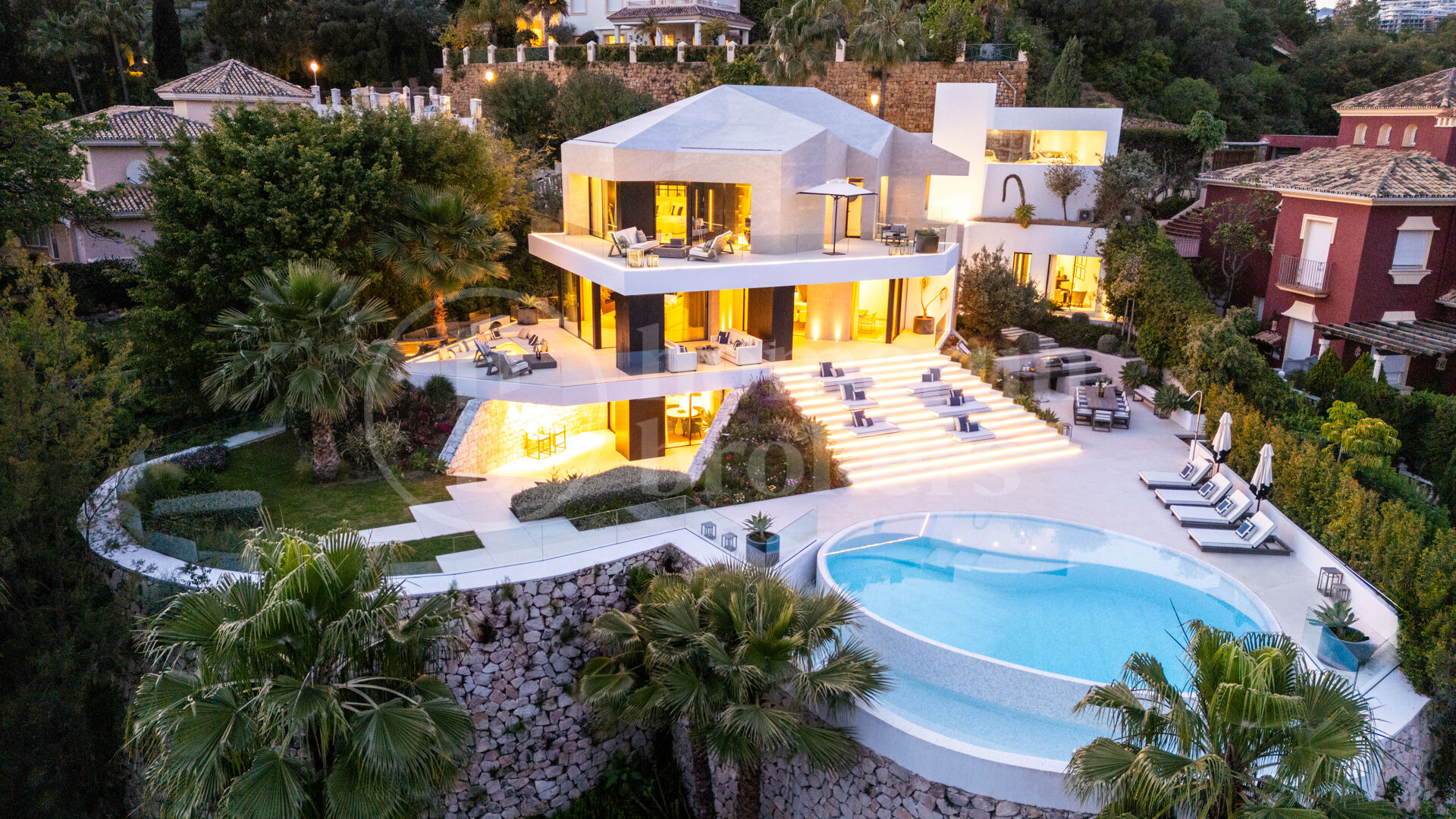 Villa La Toca – Refined Contemporary Living in El Herrojo Alto, Benahavís